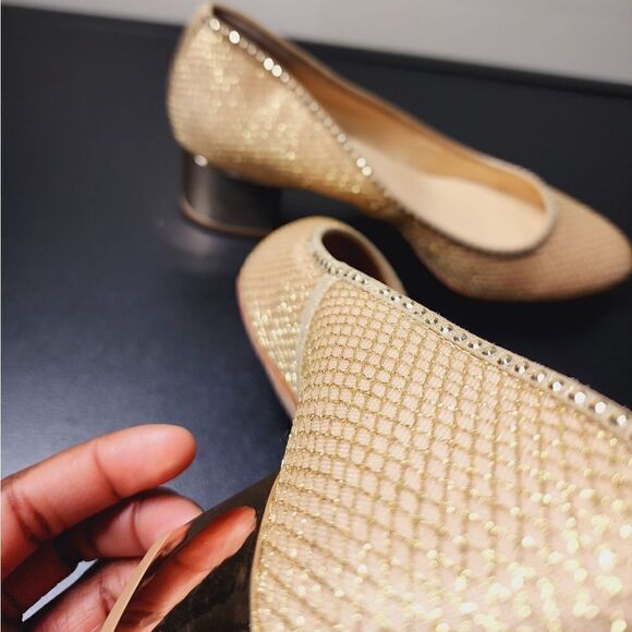 Vince Camuto - Picture 10 of 16